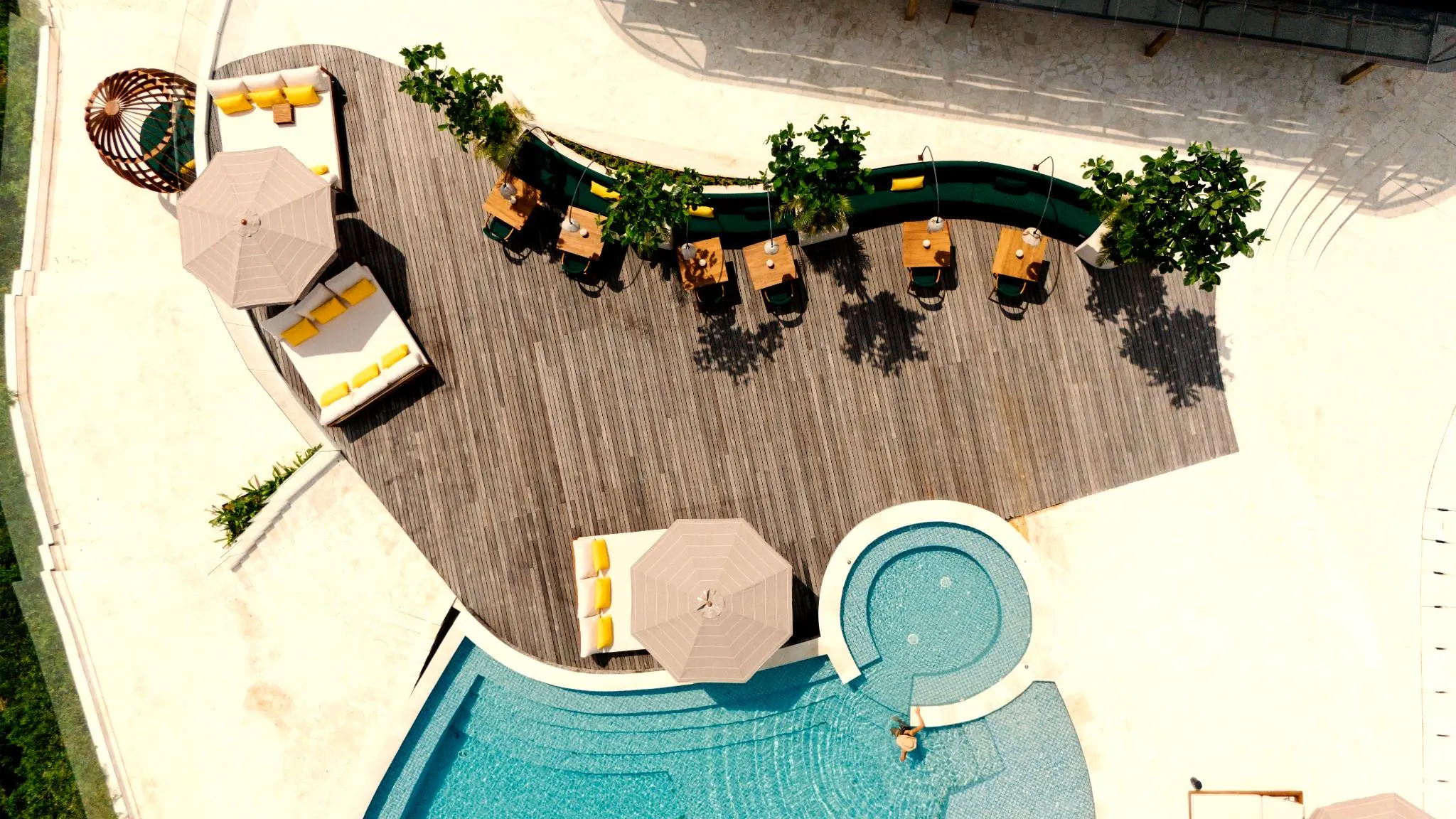Kokoon restaurant oceanfront dining scene 6
